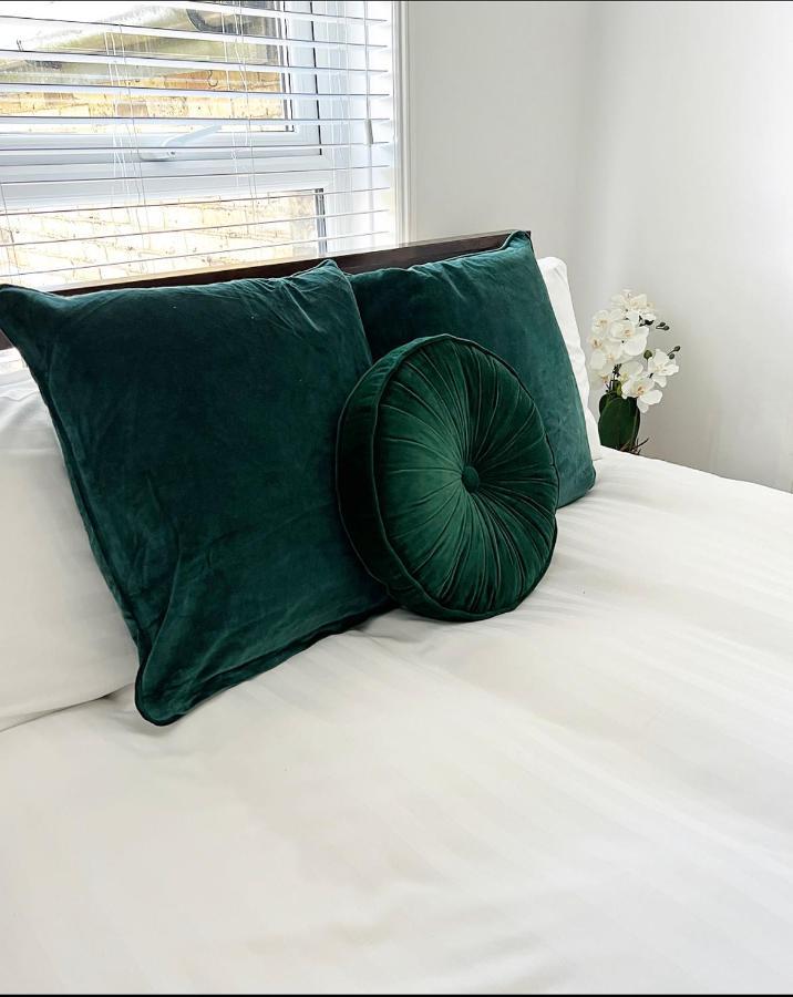 Modern 3 Bed, Heart Of Ashley Cross, 5 Mins To Sandbanks 풀 외부 사진
