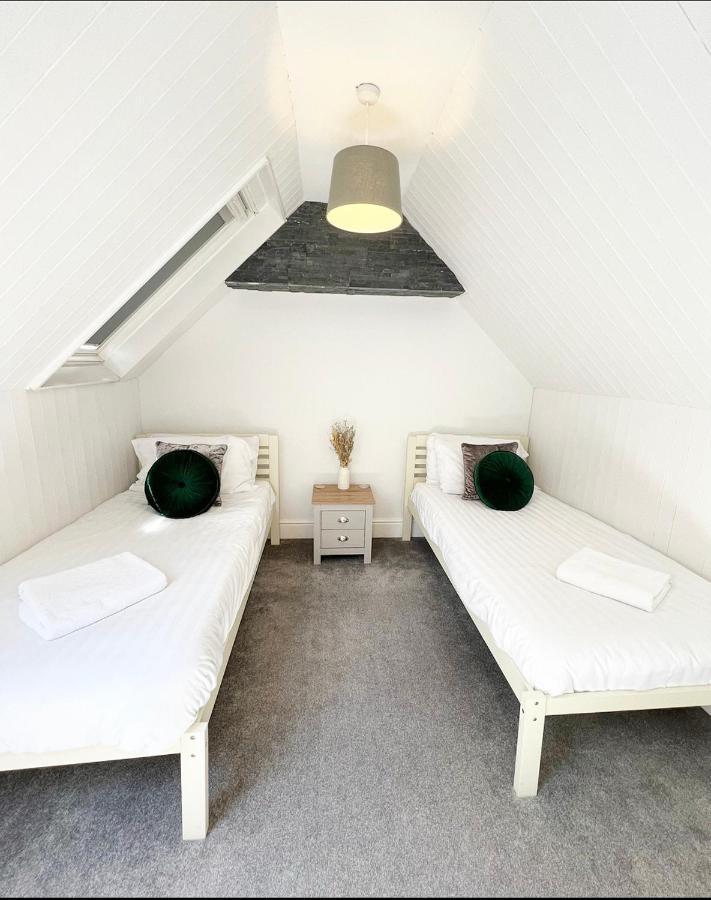Modern 3 Bed, Heart Of Ashley Cross, 5 Mins To Sandbanks 풀 외부 사진