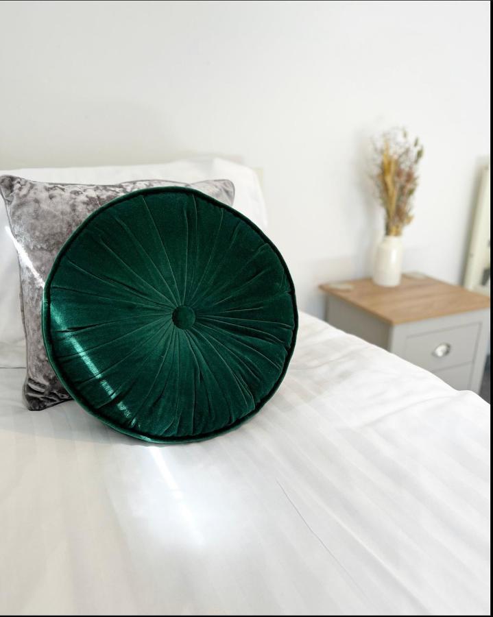 Modern 3 Bed, Heart Of Ashley Cross, 5 Mins To Sandbanks 풀 외부 사진