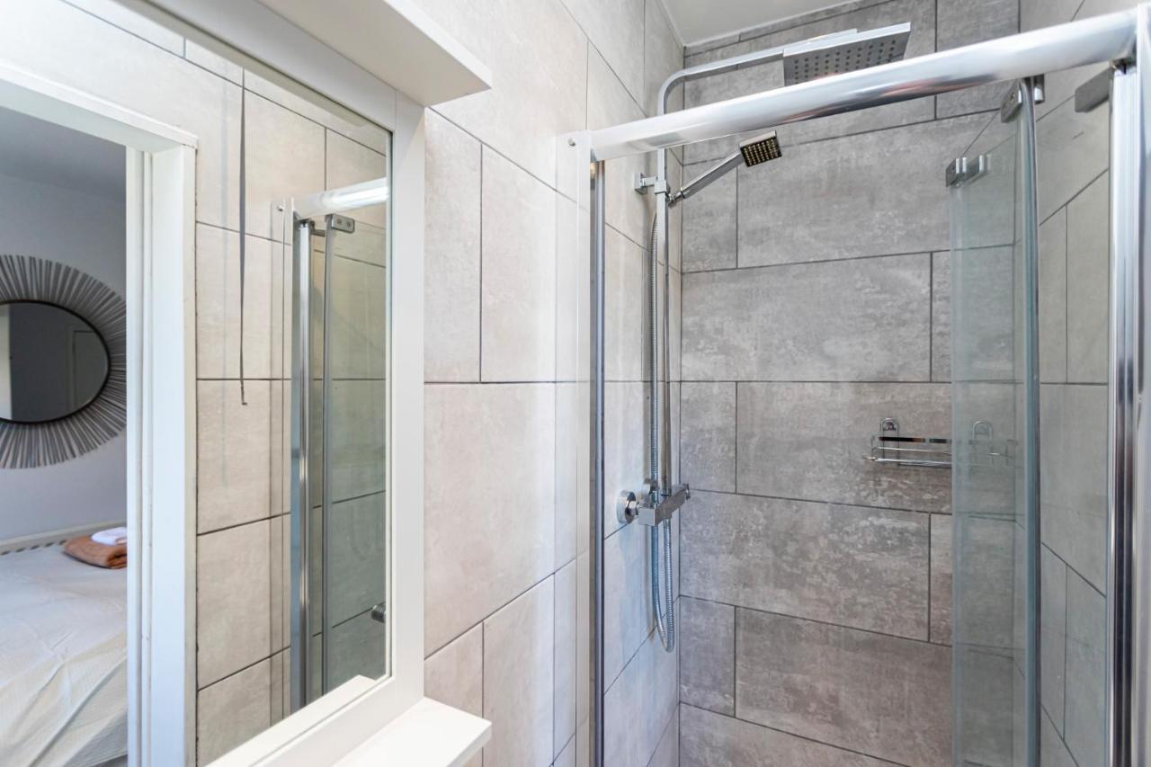 Modern 3 Bed, Heart Of Ashley Cross, 5 Mins To Sandbanks 풀 외부 사진